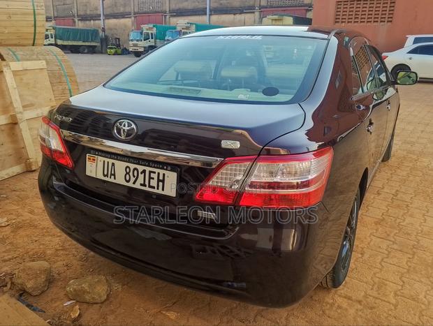 Toyota Premio 2011 Maroon