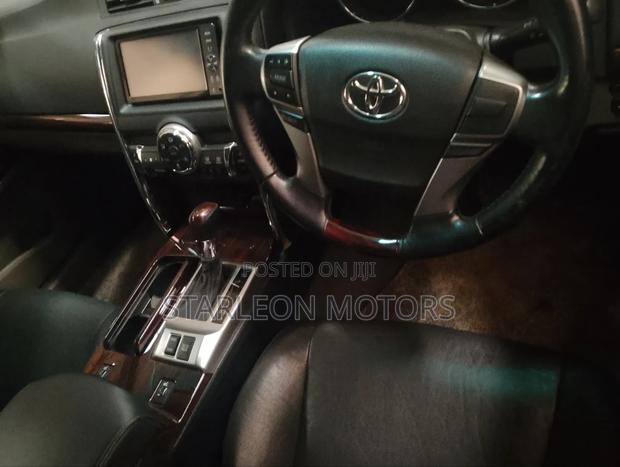 Toyota Mark X 2011 Gold