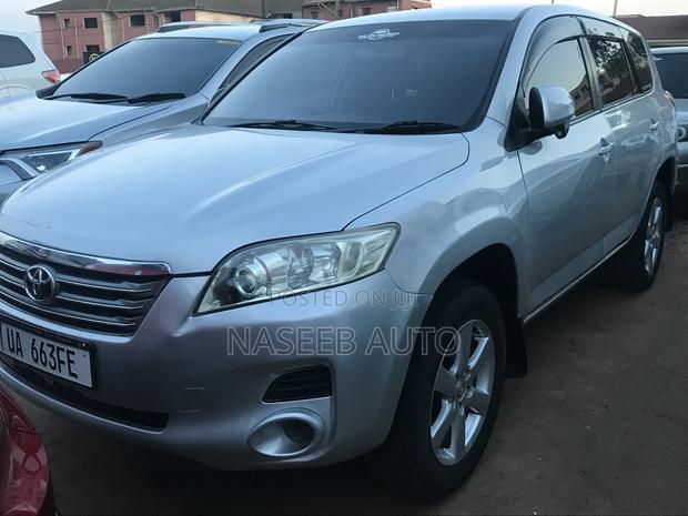 Toyota Vanguard 2009 Silver