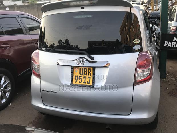 Toyota Ractis 2008 Silver