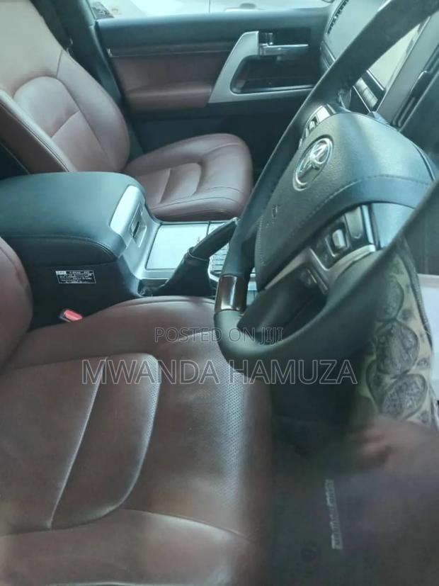Toyota Land Cruiser 2018 Silver