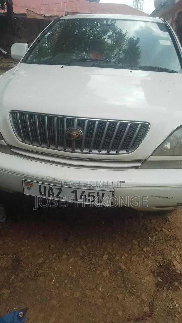Toyota Harrier 2003 White
