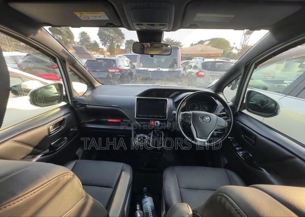 Toyota Noah 2017 White