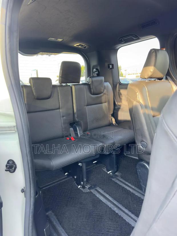 Toyota Noah 2017 White
