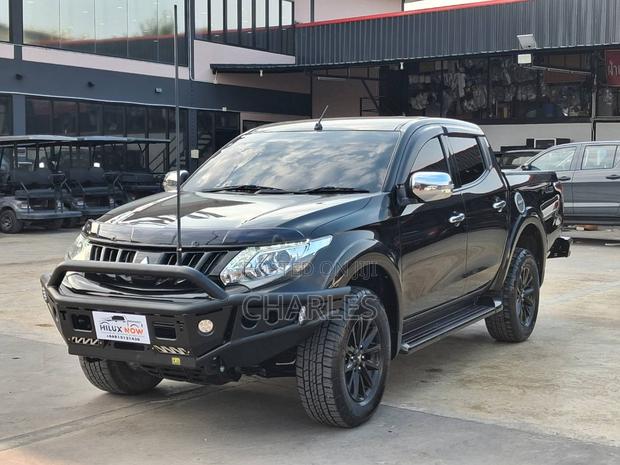 Mitsubishi Triton 2017 Black