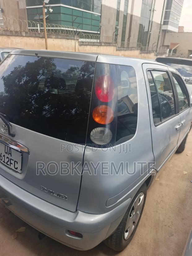 Toyota Raum 1999 Silver