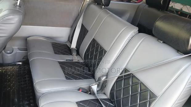 Toyota Noah 2004 Silver