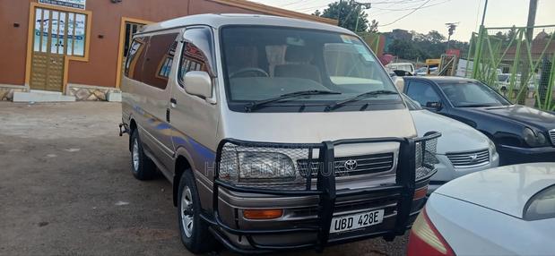 Toyota Grand HiAce 2000 Silver