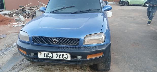 Toyota RAV4 Automatic 2000 Blue