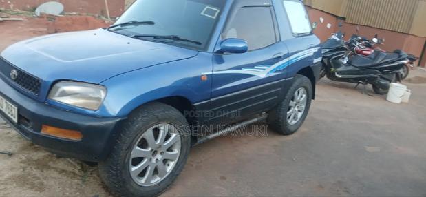 Toyota RAV4 Automatic 2000 Blue