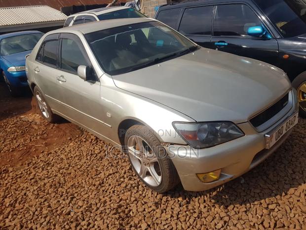 Toyota Altezza 2004 Beige