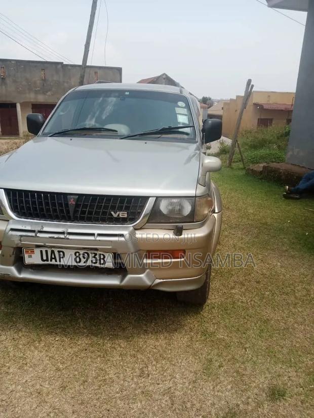 Mitsubishi Challenger 1998 Gray