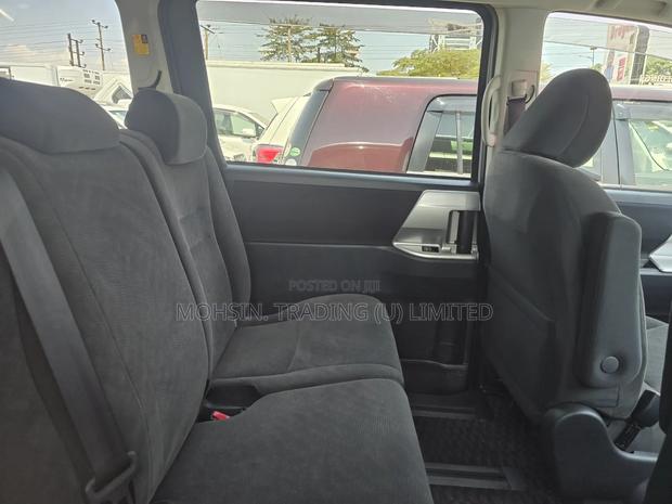 Toyota Noah 2013 Silver