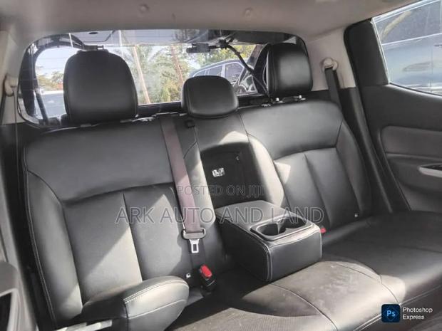 Mitsubishi L200 2010 Black