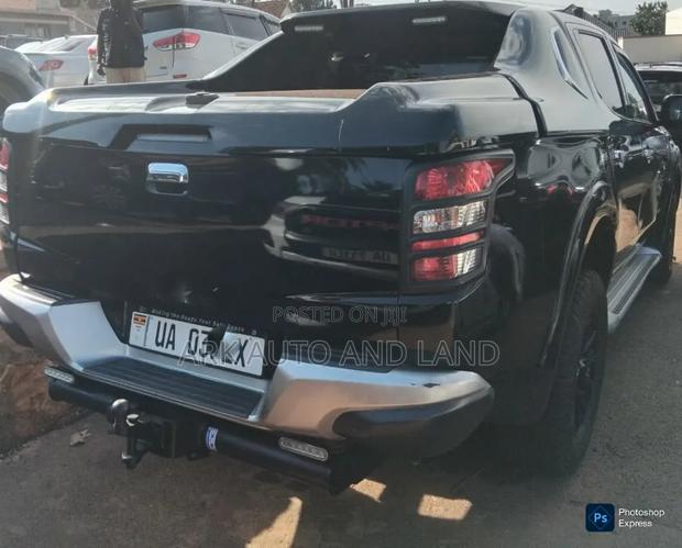 Mitsubishi L200 2010 Black