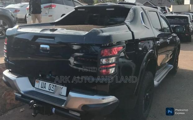 Mitsubishi L200 2010 Black