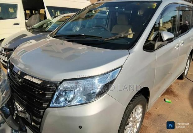 Toyota Noah 2016 Silver