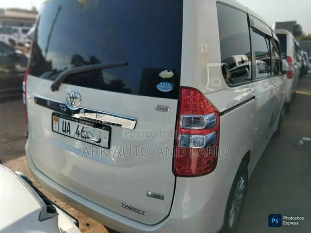 Toyota Noah 2012 White