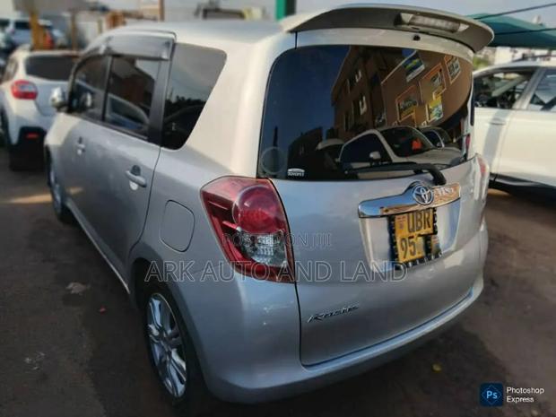 Toyota Ractis 2012 Silver