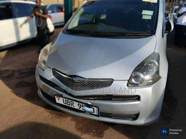 Toyota Ractis 2012 Silver
