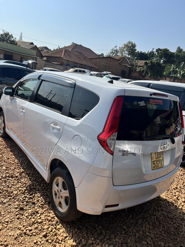 Toyota Passo Sette 1.5 AWD 2012 White