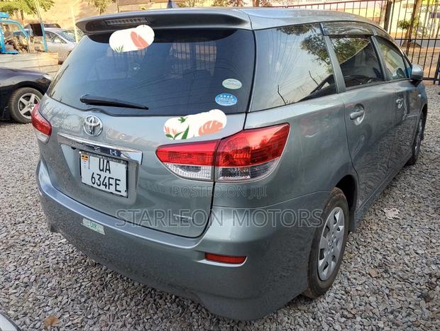 Toyota Wish 2011 Gray