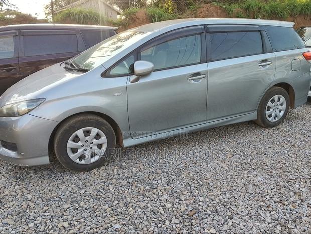 Toyota Wish 2011 Gray