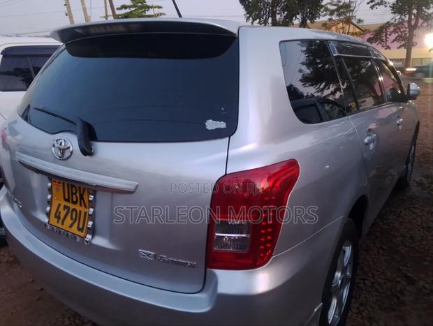 Toyota Corolla Fielder 2010 Silver