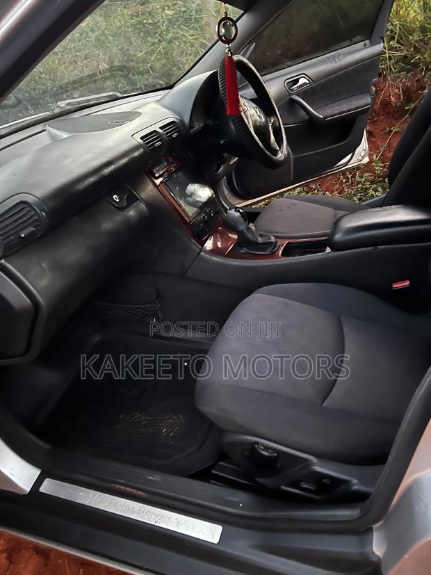 Mercedes-Benz C200 2004 Silver