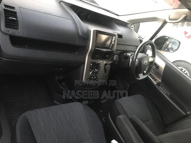 Toyota Noah 2012 Black