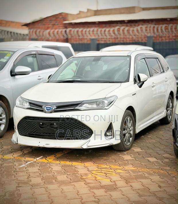 Toyota Corolla Fielder 1.5 Hybrid FWD 2018 White