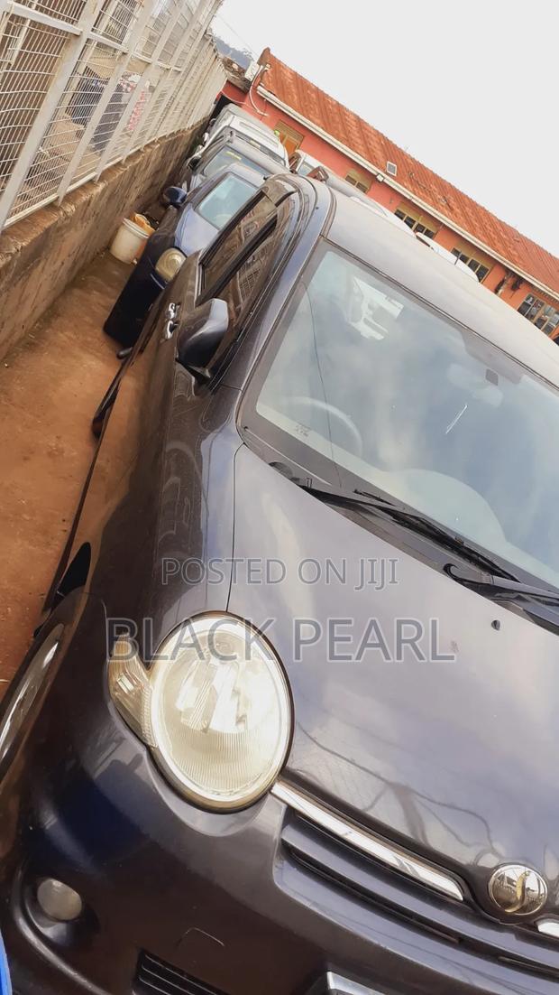 Toyota Sienta 2012 Gray
