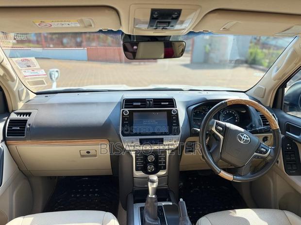 Toyota Land Cruiser Prado 2.8 2019 White