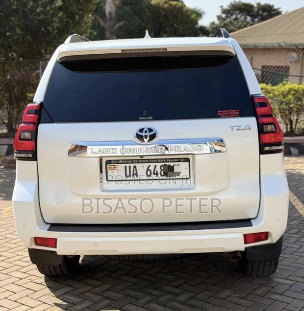 Toyota Land Cruiser Prado 2.8 2019 White