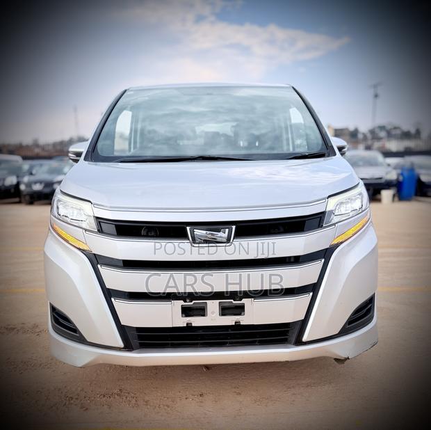 Toyota Noah 2.0 FWD (7 Seater) 2018 Silver