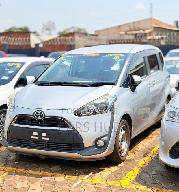 Toyota Sienta 1.5 AWD 2017 Silver