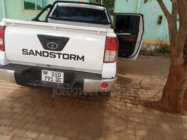 Toyota Land Cruiser Prado 2010 White