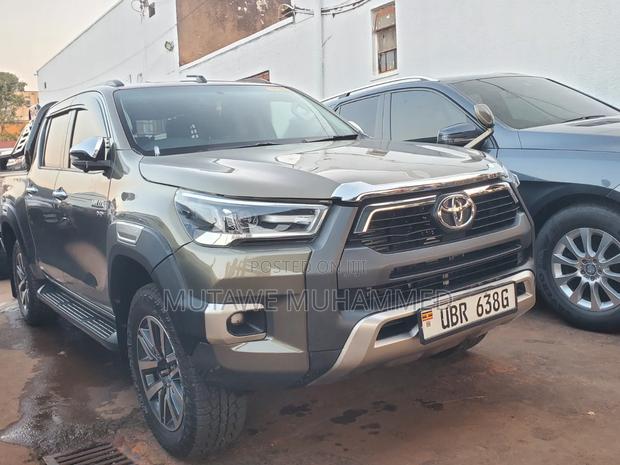 Toyota Hilux 2015 Green