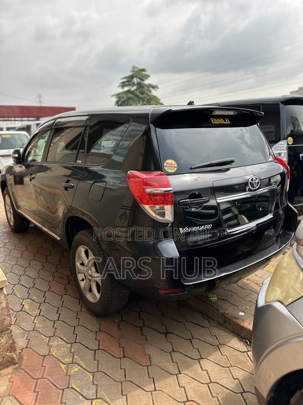 Toyota Vanguard 2013 Black