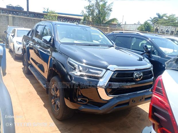 Toyota Hilux 2020 Black
