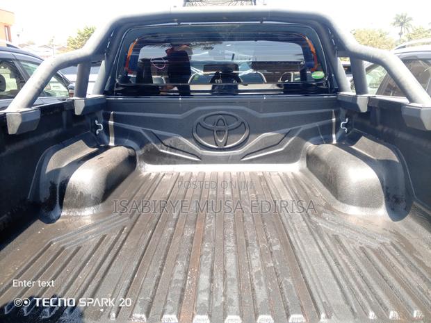 Toyota Hilux 2020 Black