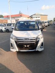 Toyota Noah 2014 White for sale