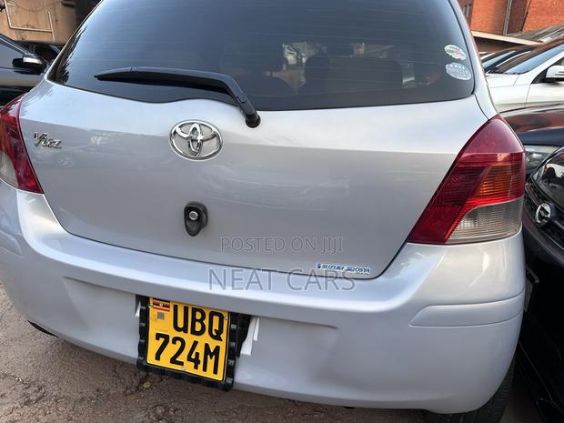 Toyota Vitz 2011 Gray