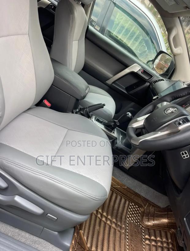 Toyota Land Cruiser Prado 2018 Black