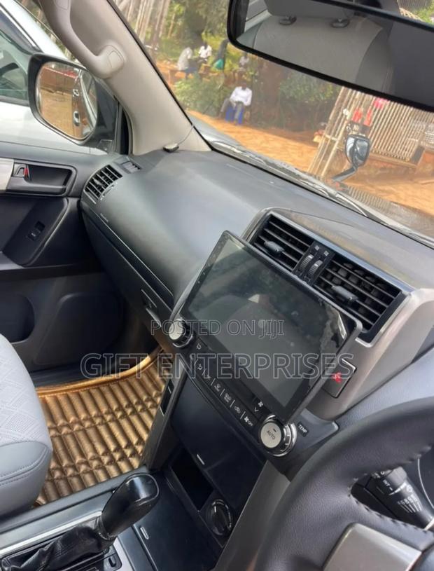 Toyota Land Cruiser Prado 2018 Black