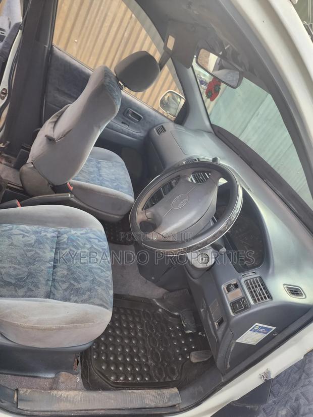 Toyota Ipsum 1999 White