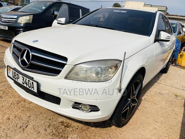Mercedes-Benz C200 2009 White