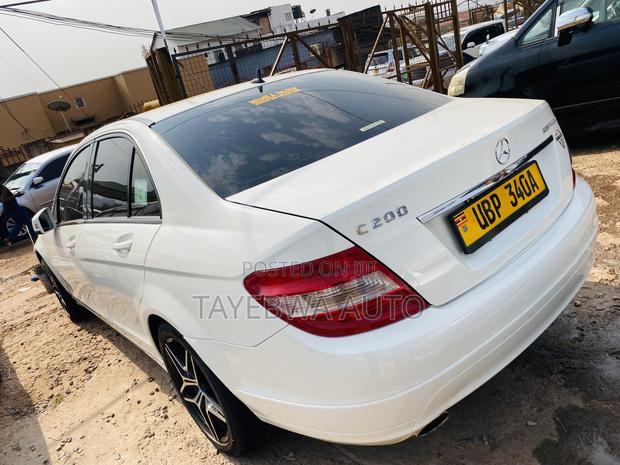 Mercedes-Benz C200 2009 White