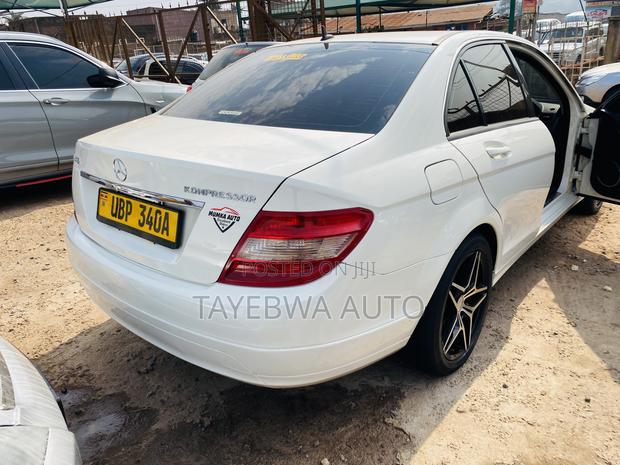 Mercedes-Benz C200 2009 White