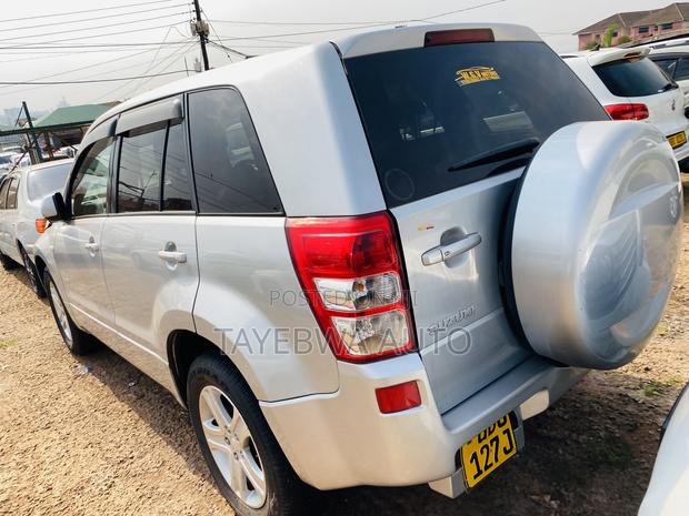 Suzuki Escudo 2008 Silver